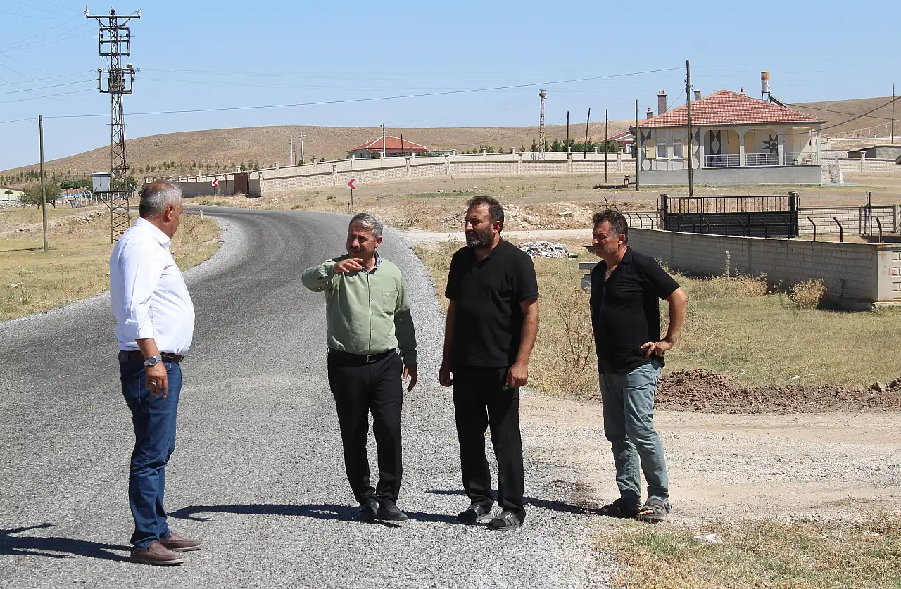 Yunak Belediye Başkanı Günaltay, yapımı tamamlanan kara yolunu inceledi