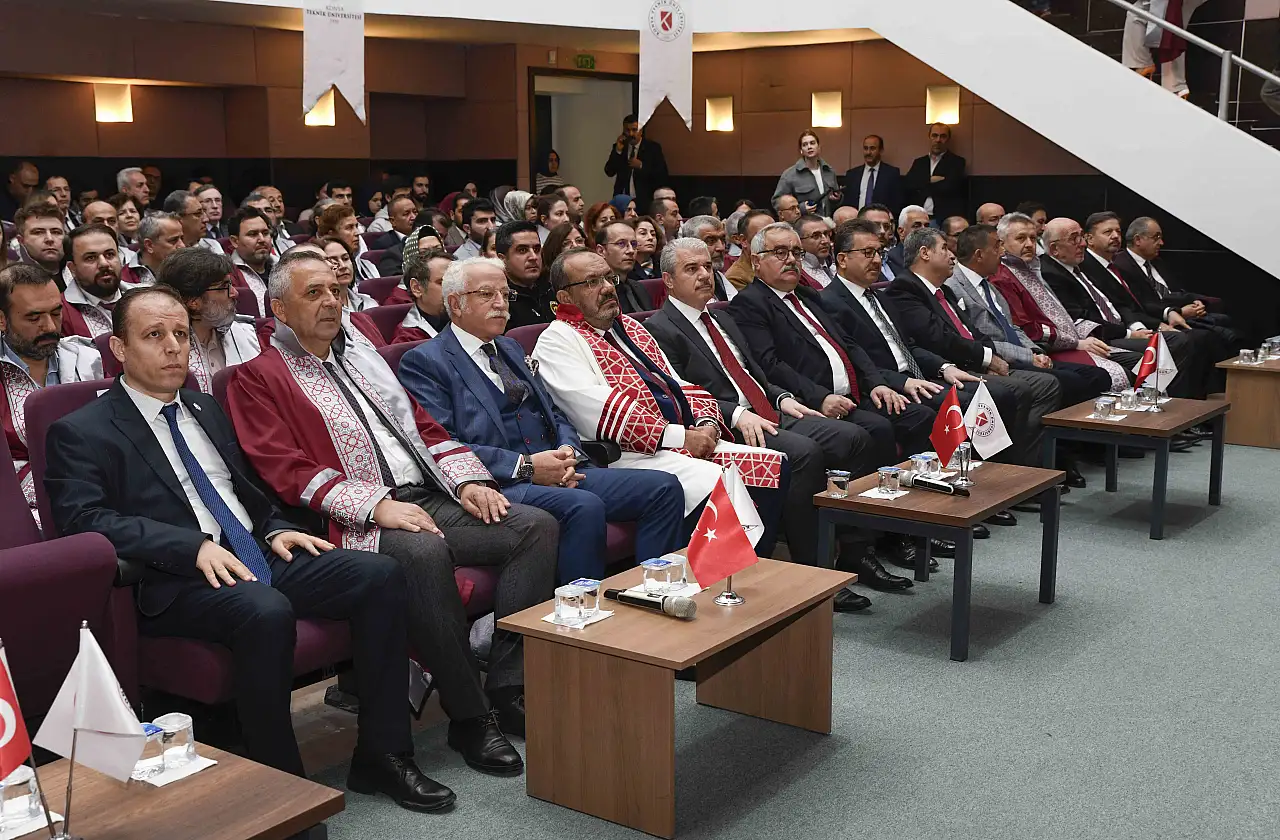 KTÜN'de akademik yılı açılışı görkemli törenle gerçekleşti