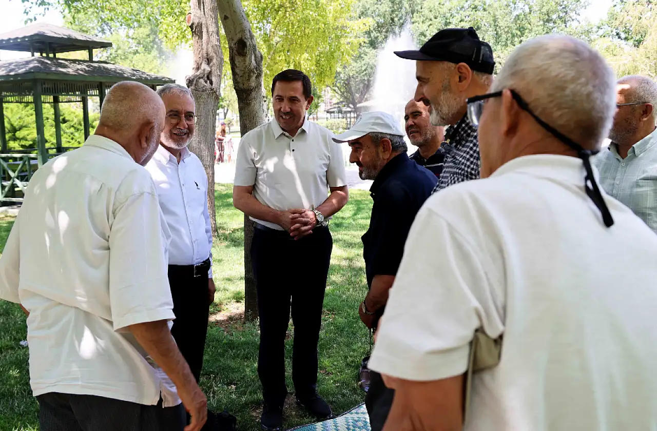 Konya'da Kur'an yarışmasına katılanlara anlamlı ikram