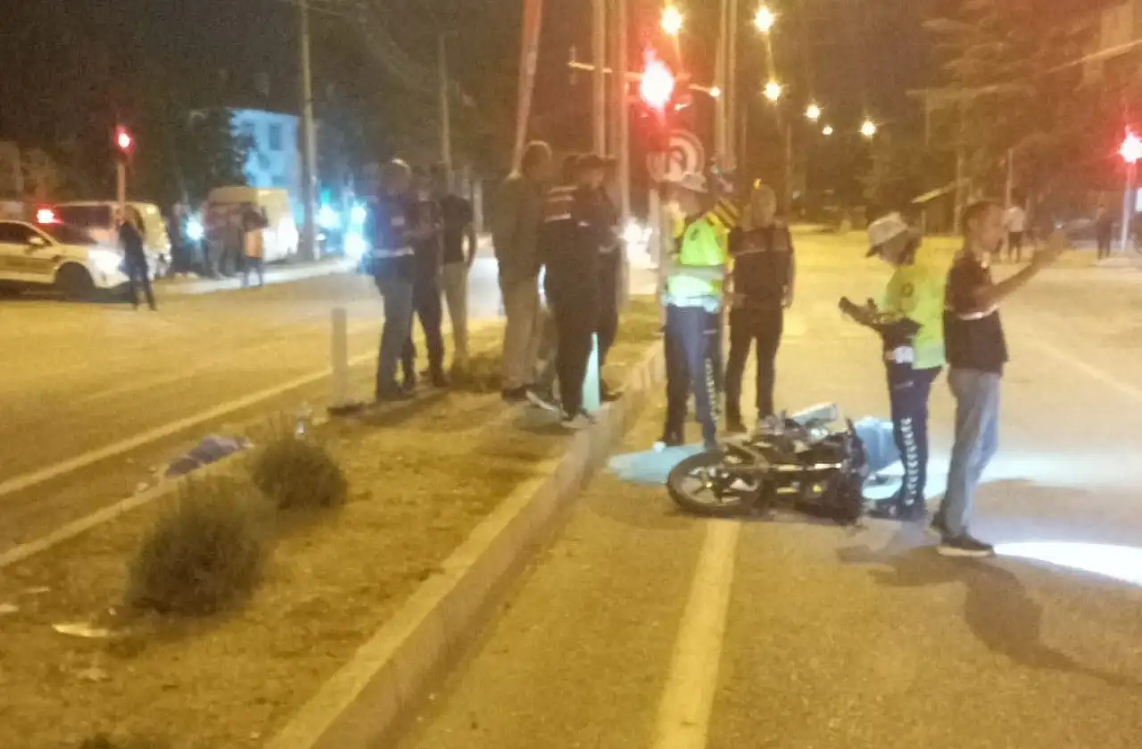 Konya'da ışıklı kavşakta kaza: 2 kişi yaralı