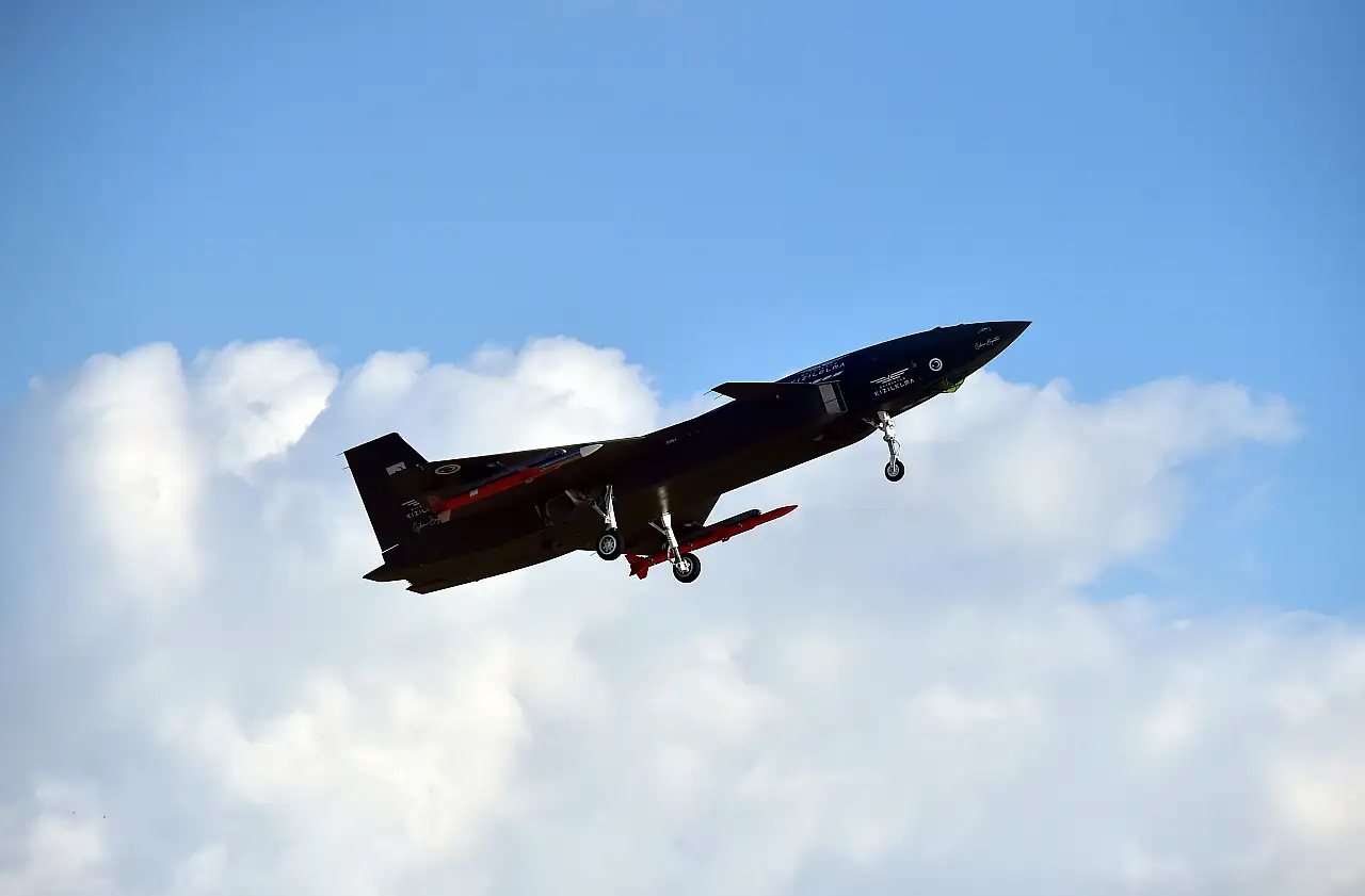 Türkiye'nin ilk insansız savaş uçağı KIZILELMA'ya kadın eli