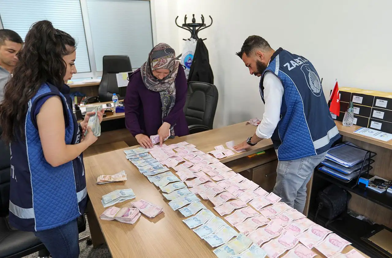 Dilencinin üzerinden çıkan para şaşırttı: 75 bin 950 lira