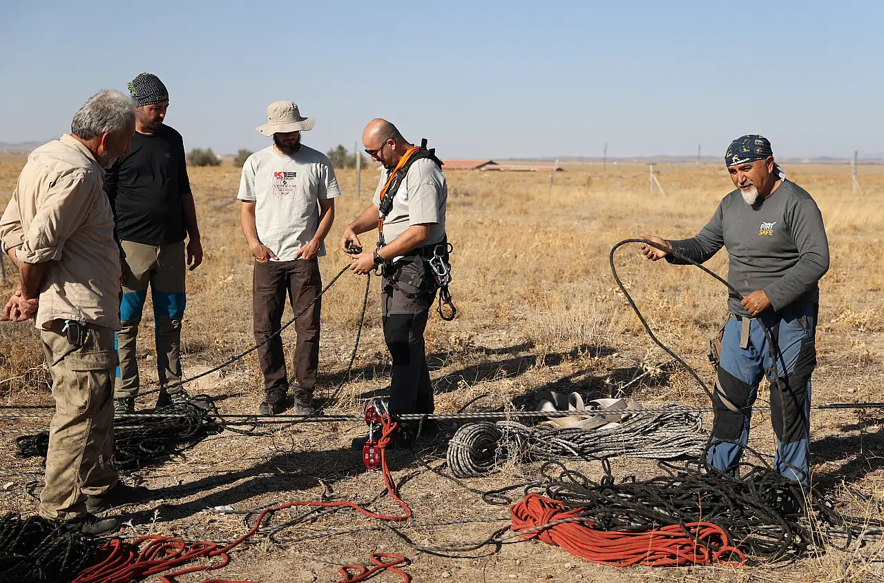 Karapınar'daki obruklara dağcı uyarısı!