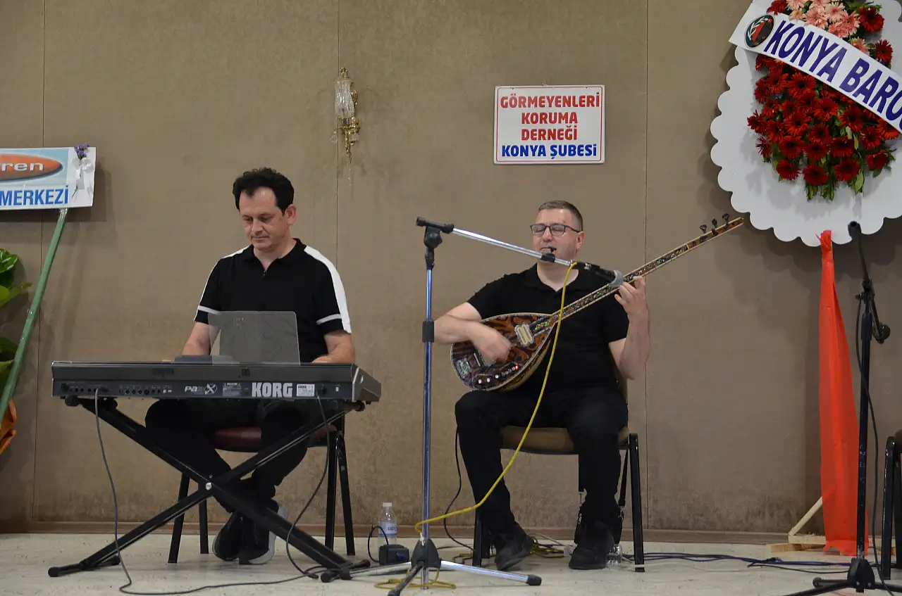 Konya'da görme engellilerden konser