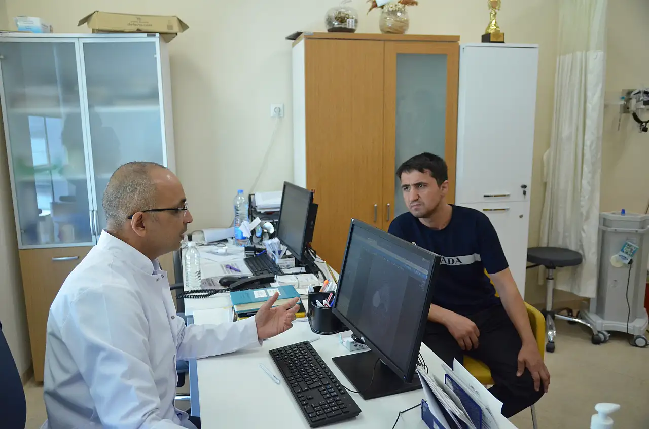 Konya Şehir Hastanesi'nde yüz felci riski taşıyan tümör başarıyla alındı