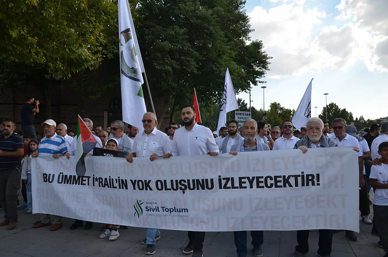 Konya'da Küresel Sumud Filosu'na destek yürüyüşü gerçekleştirildi