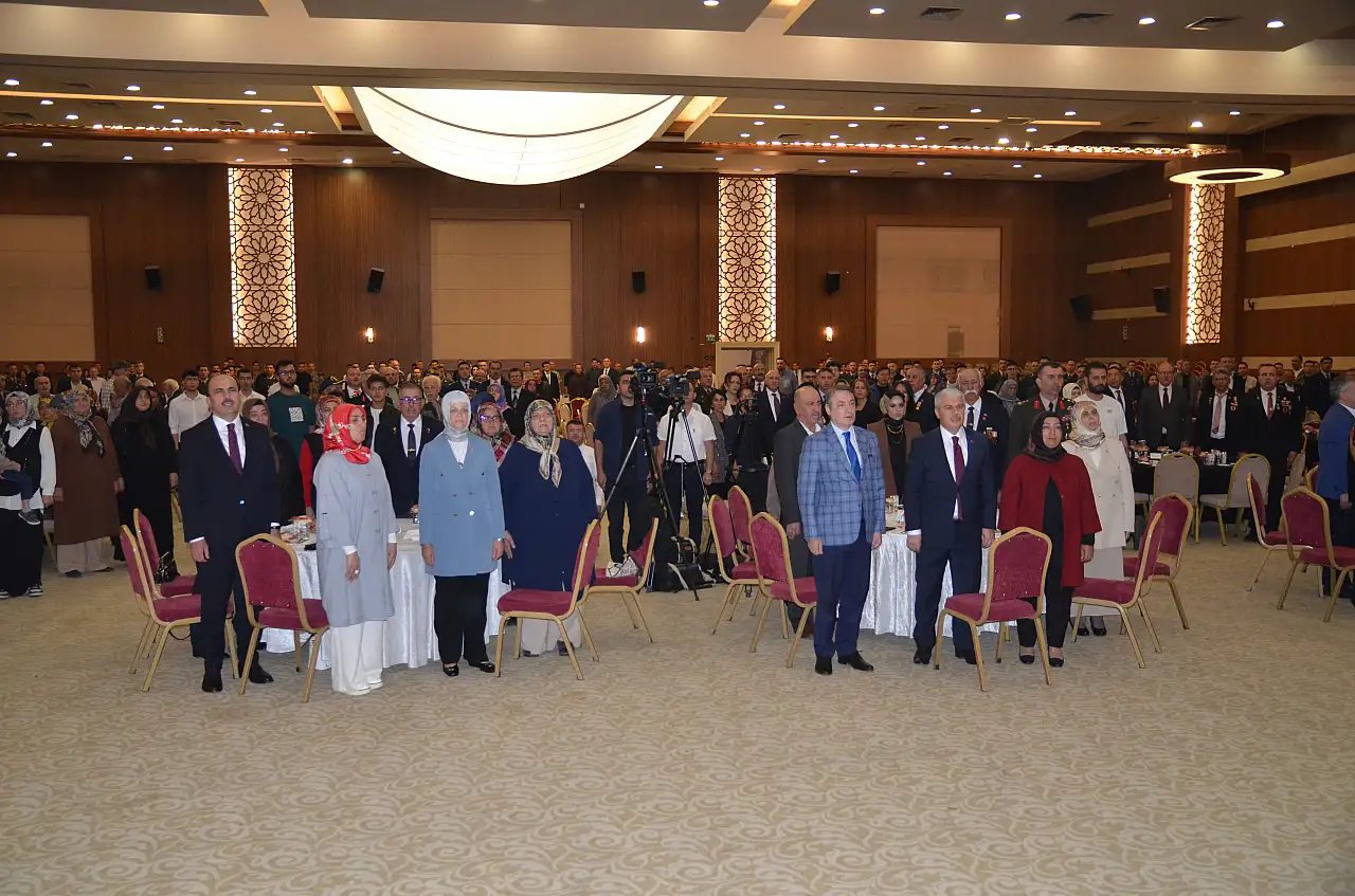 Konya Valisi İbrahim Akın Gazilerle buluştu