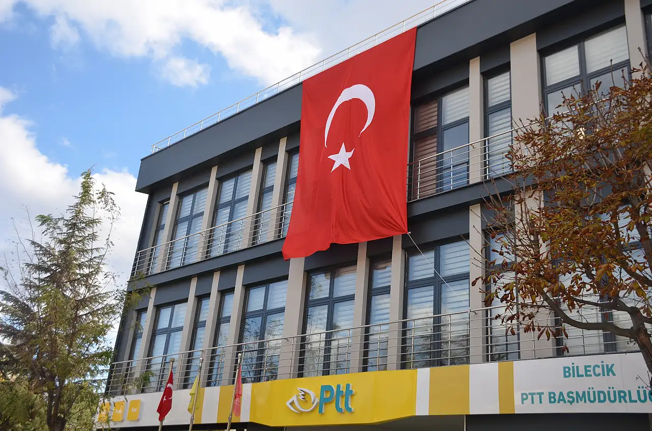 Türkiye şehitlerini karşılamak için hazırlanıyor! Bilecik sokakları Al Bayrağımızla donatıldı