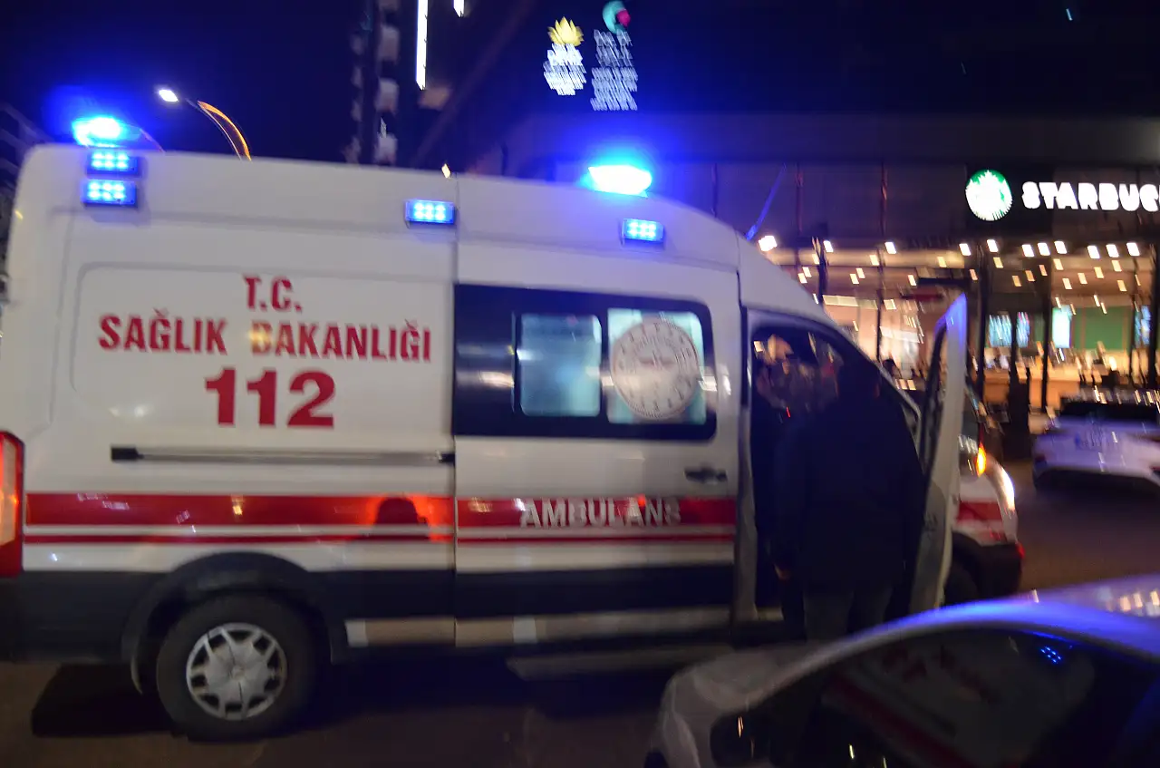 Aksaray'da karar duruşması kanlı bitti: 2 yaralı, 7 gözaltı