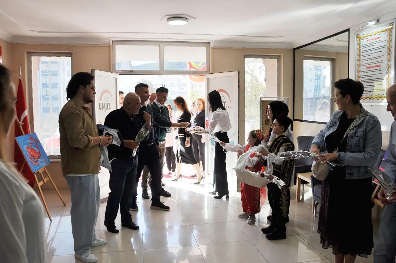 Konya'ya gelen uluslararası heyet, engelli yetişkin eğitimini gözlemledi