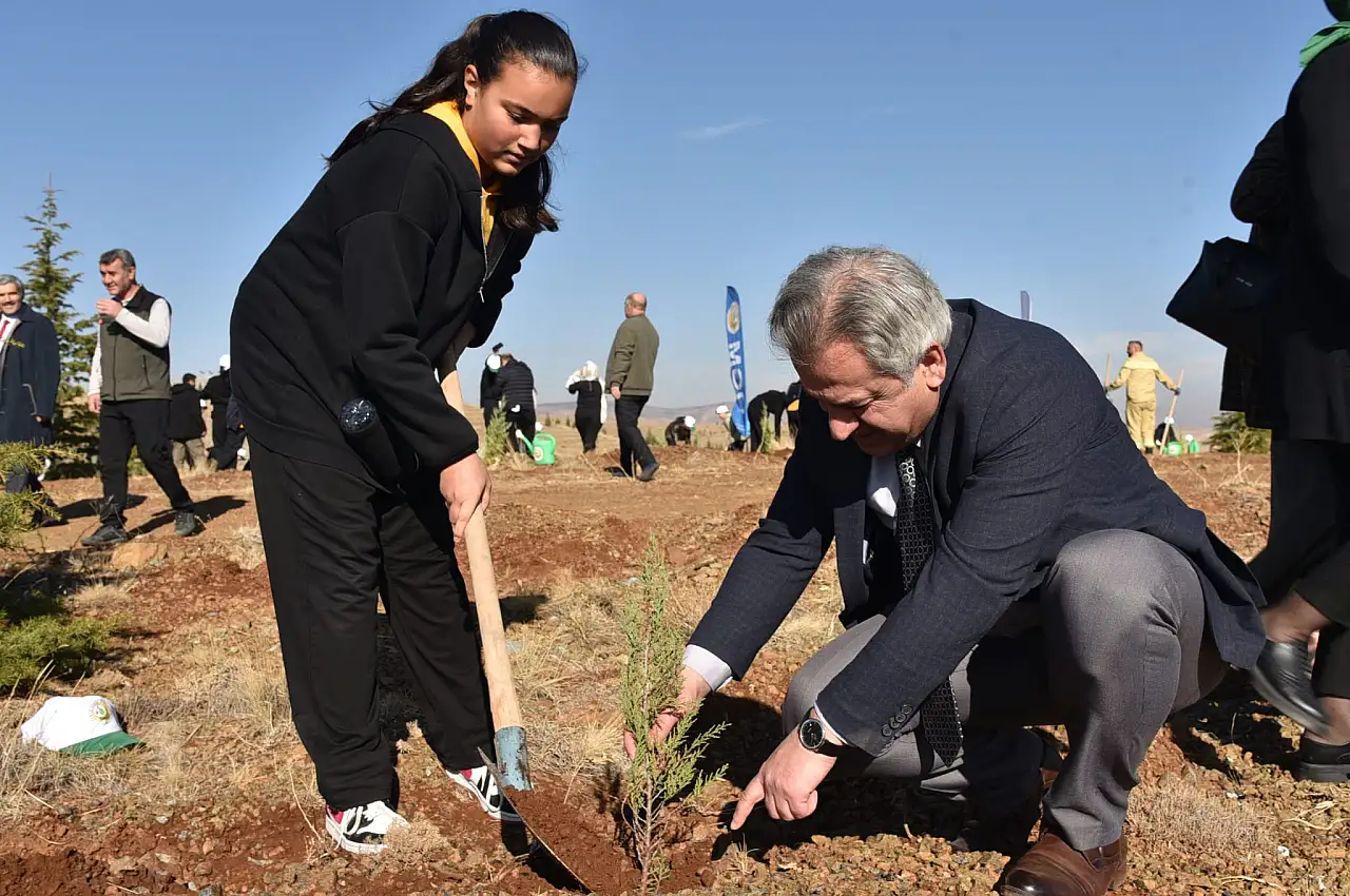 Konya'da öğretmenlerden 'Yeşil Vatan'a nefes