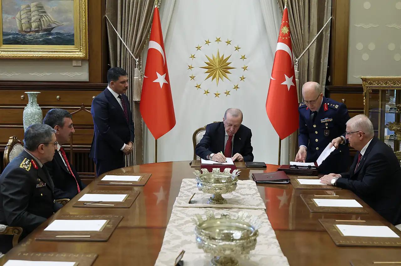 TSK'da kritik atama ve terfi kararları: YAŞ kararları açıklandı