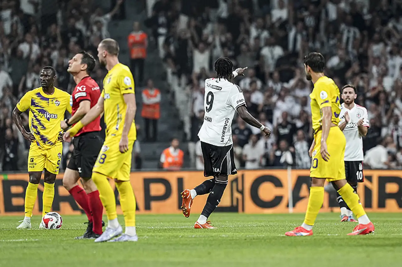 Beşiktaş yeni sezona son dakika golüyle galibiyetle başladı