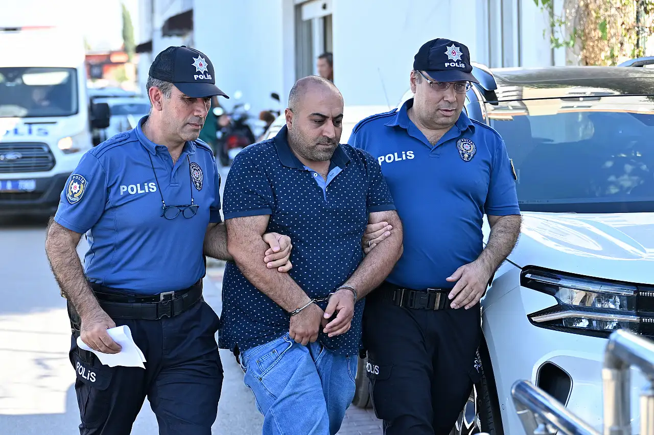 Komşusunu bıçaklayarak öldürdü!