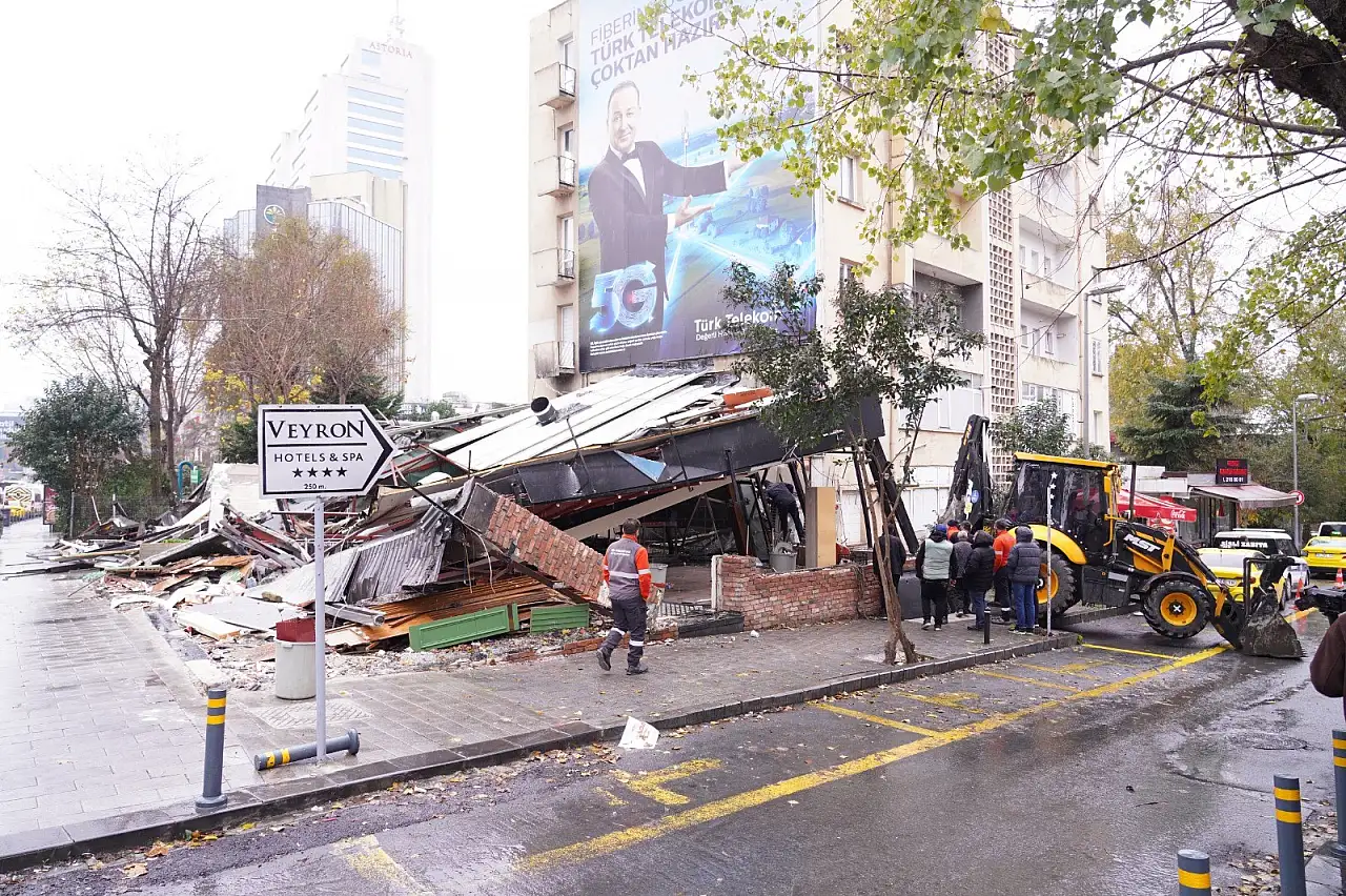 Zehirlenme iddialı kaçak işletmeye belediyeden yıkım kararı