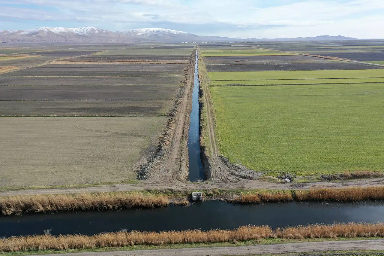 Konya'da sulama verimliliği için kanal temizliği sürüyor