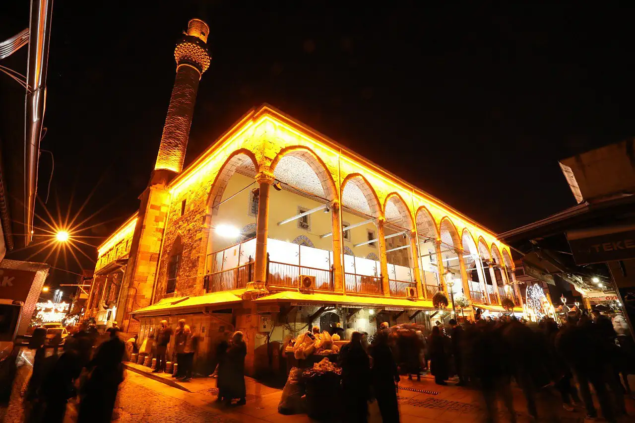 Konya'da bayram namazı saat kaçta kılınacak? İşte İl il bayram namazı saatleri 2026