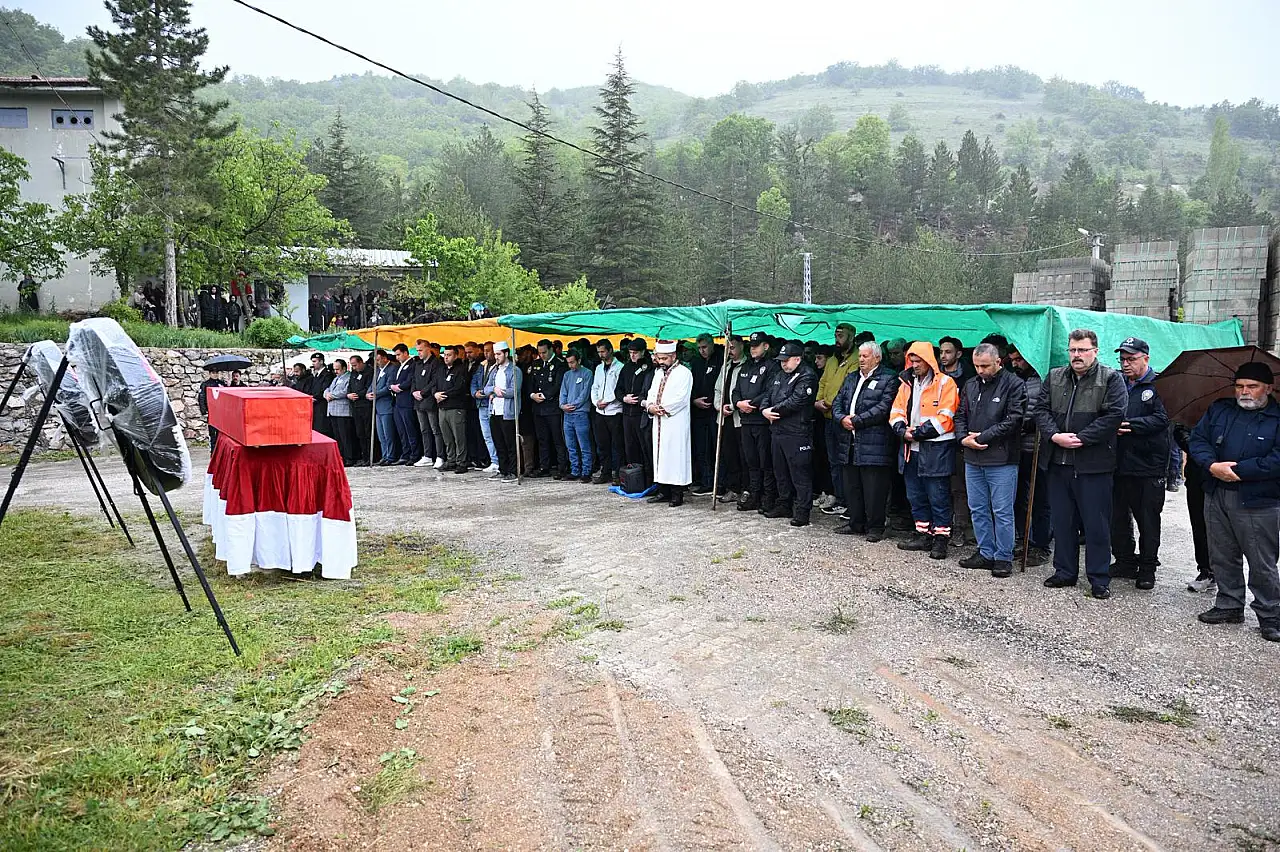 Konyalı Polis Memuru Hüseyin Acar gözyaşlarıyla toprağa verildi