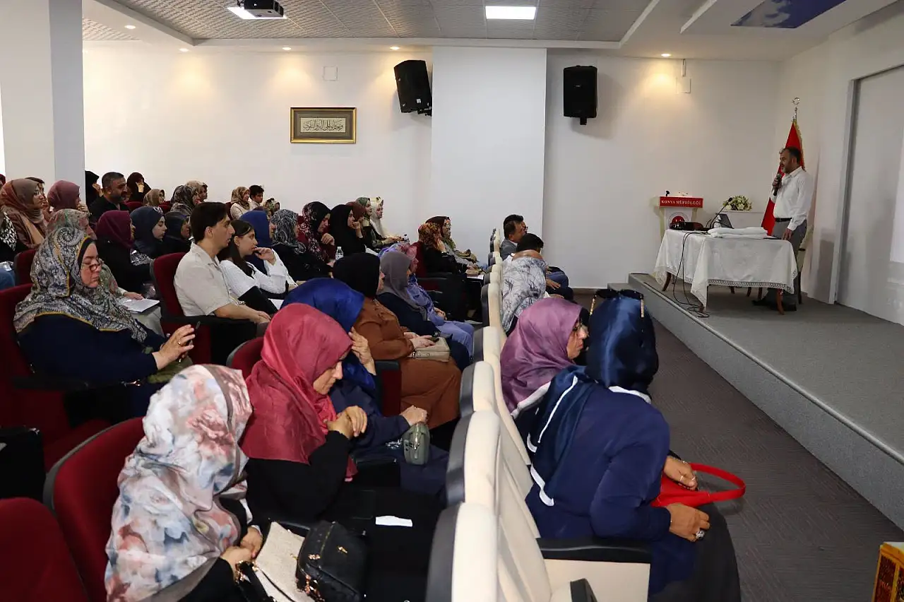 Konya'da kutsal yolculuk öncesi önemli seminer