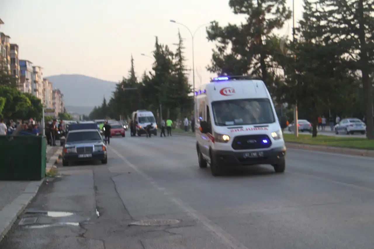 Konya'da zincirleme kaza! 3 yaşındaki çocuk hastaneye kaldırıldı