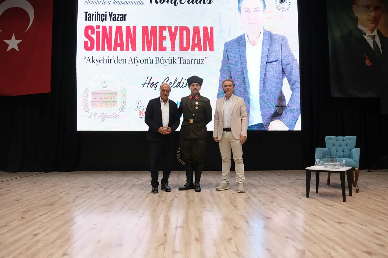 Tarihçi yazar Konya'da konuştu: 'Bu mücadele saraylardan miras kalmadı'