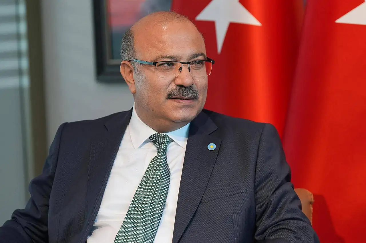 İYİ Parti Genel Başkan Yardımcısı Ulusoy: İncir fidanını saksıyla diken tarım bakanımız oldu