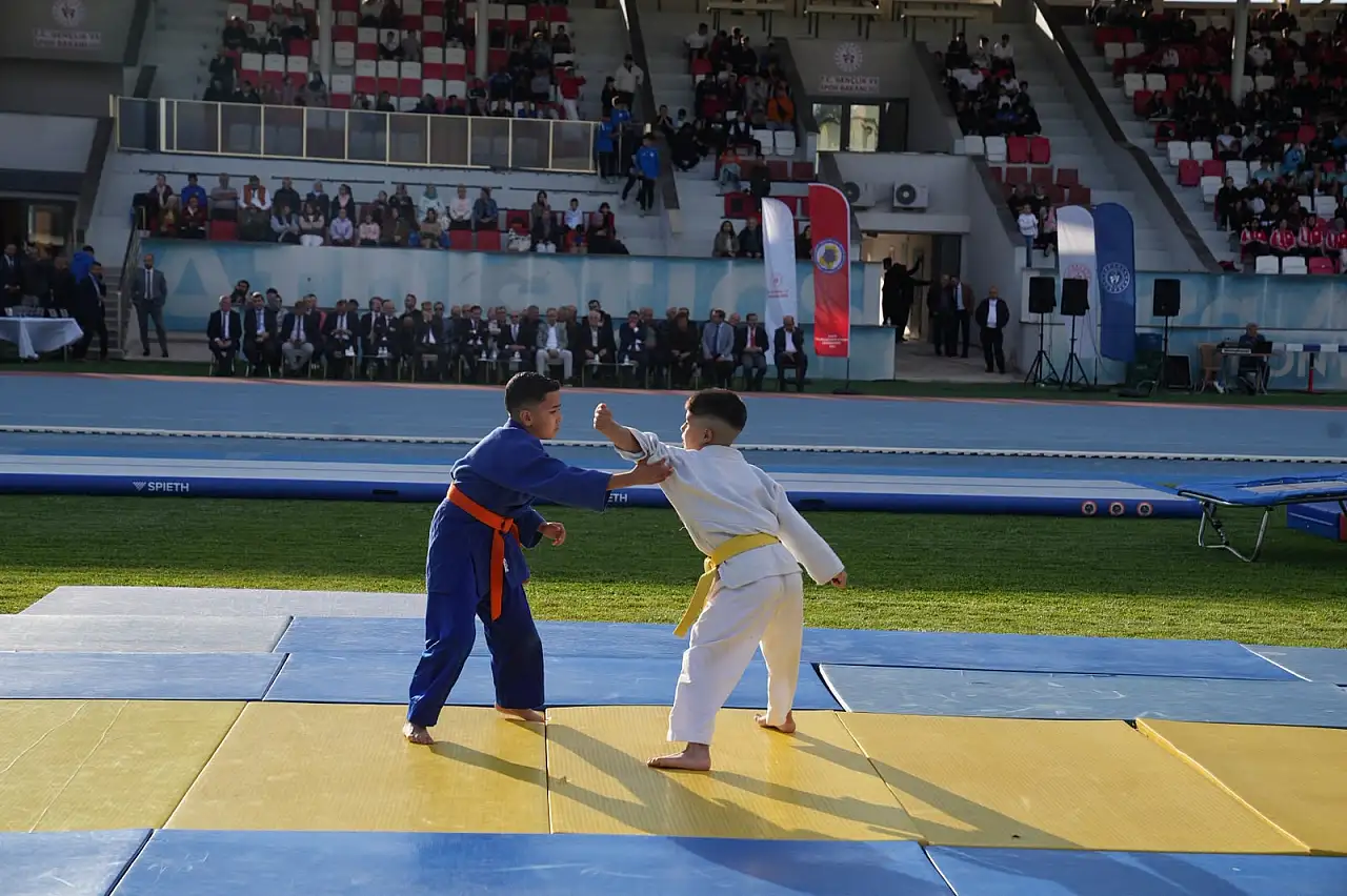 Futbolun gerçek hikâyesinin başladığı Amatör futbol, profesyonel futbolun gölgesi değil temelidir.