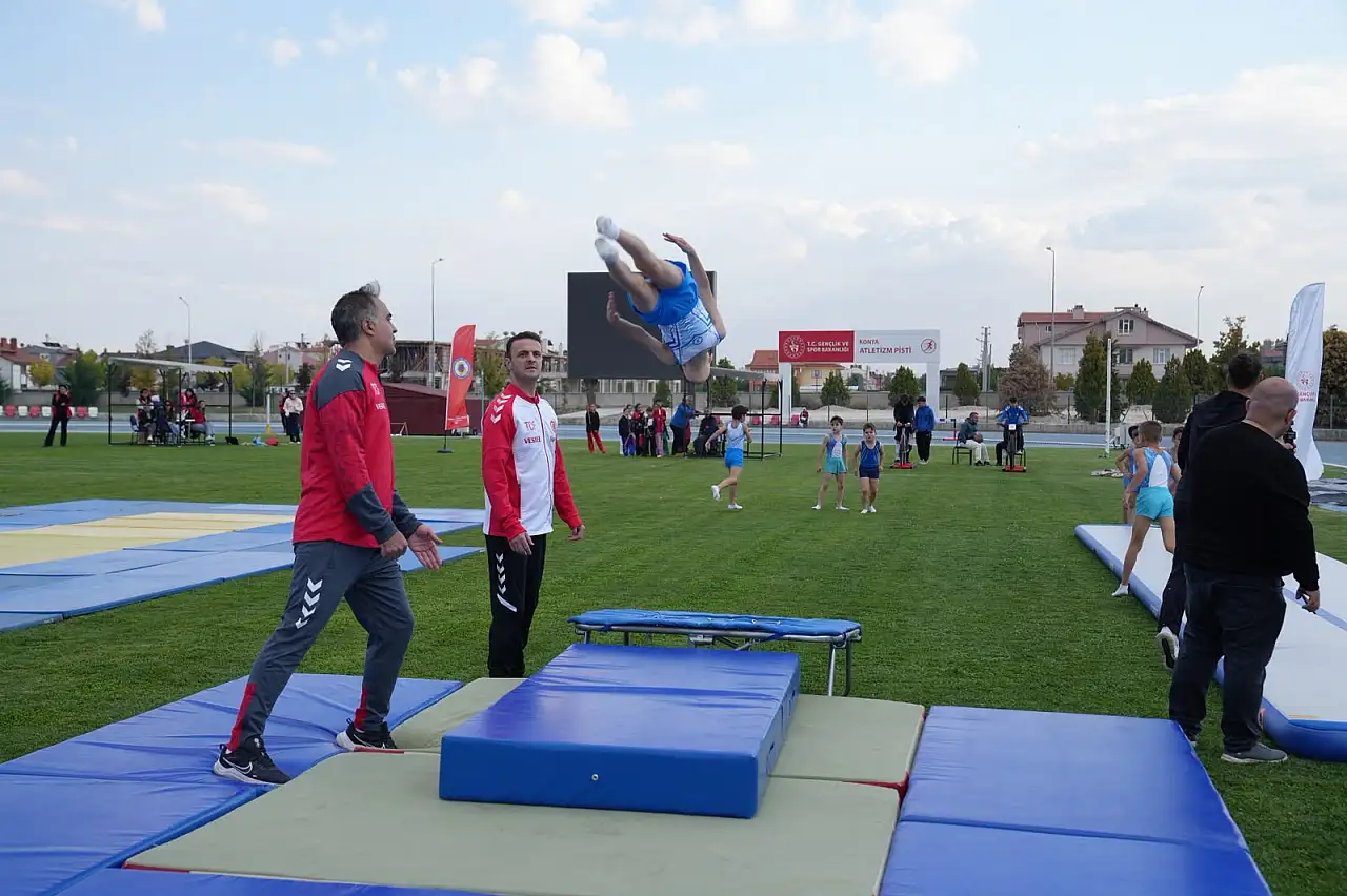 Futbolun gerçek hikâyesinin başladığı Amatör futbol, profesyonel futbolun gölgesi değil temelidir.
