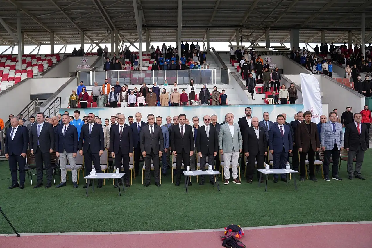 Ay'dan mesaj var: Amatör spor, Türk sporunun temel taşıdır