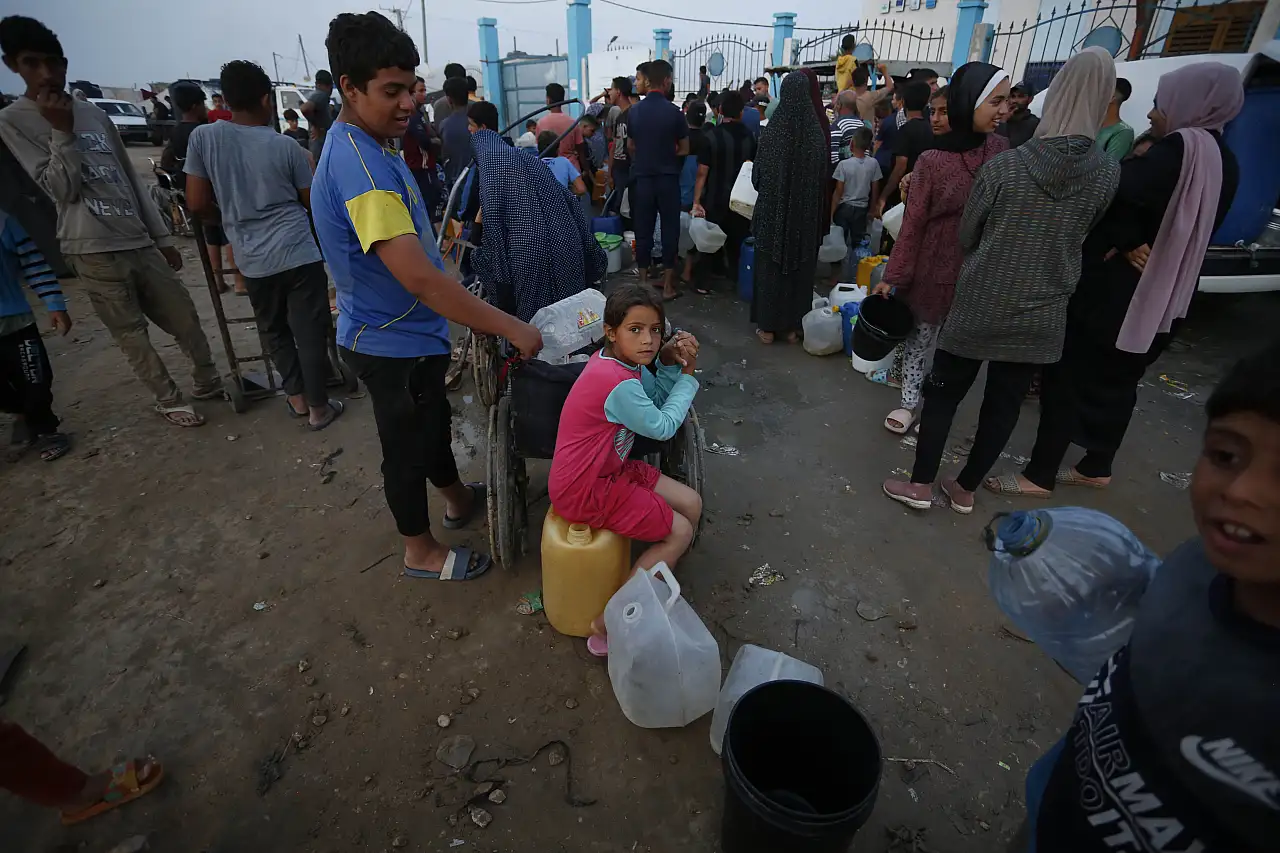 Gazze'den Deyr Belah'a Göç Edenlerin Su Mücadelesi: Çaresiz Kuyruklar