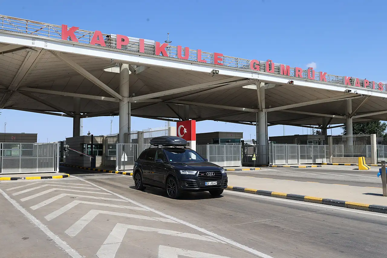 Türkiye'ye gelen gurbetçiler, memleket hasreti gideriyor