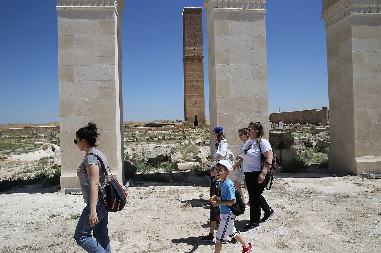Tarihi cami ziyarete açıldı