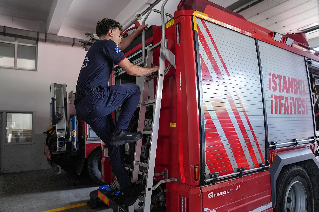İtfaiye Eri Furkan Sezgin: 'Hayvan Kurtarma İhbarları, Gerçek Vakalara Yetişmemizi Zorlaştırıyor'
