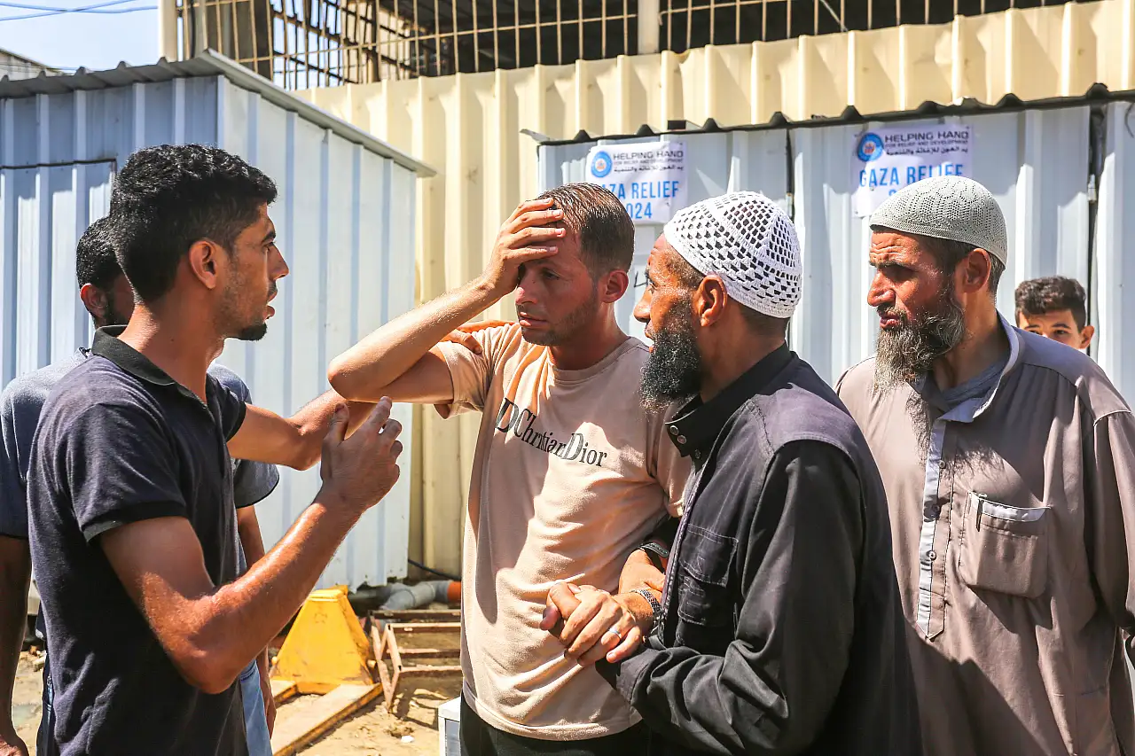 Doğum belgesi çıkartmaya gittiği bebekleri İsrail' in hedefi oldu