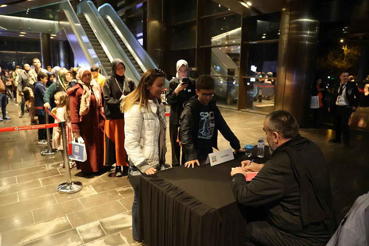 Yüzbinler kitap fuarında buluştu