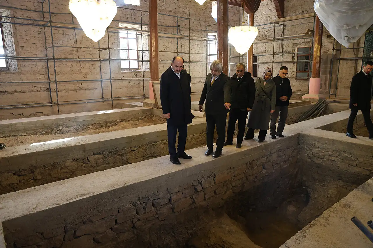 İki önemli eser'i inceledi