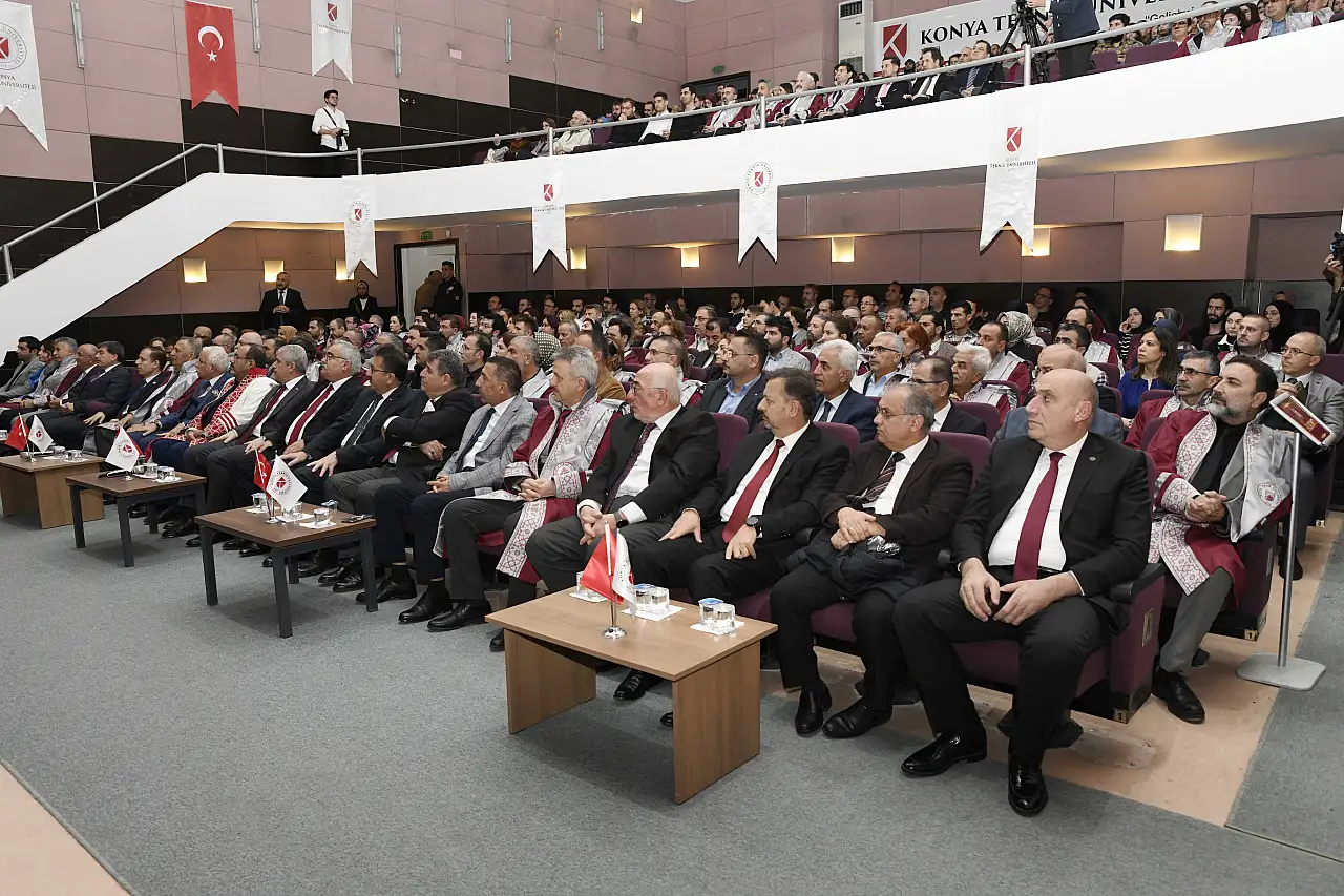 KTÜN'de akademik yılı açılışı görkemli törenle gerçekleşti