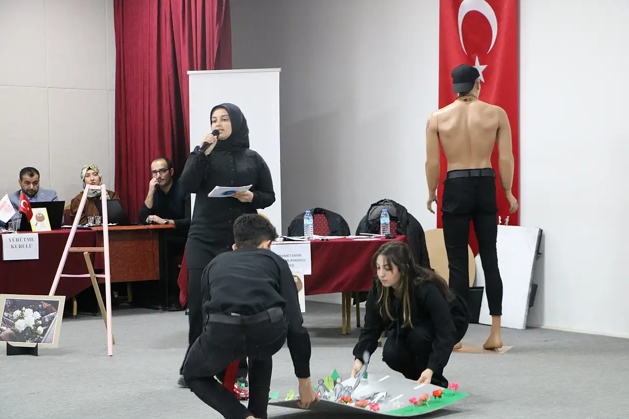 Konya'da liseler arası münazara düzenlendi