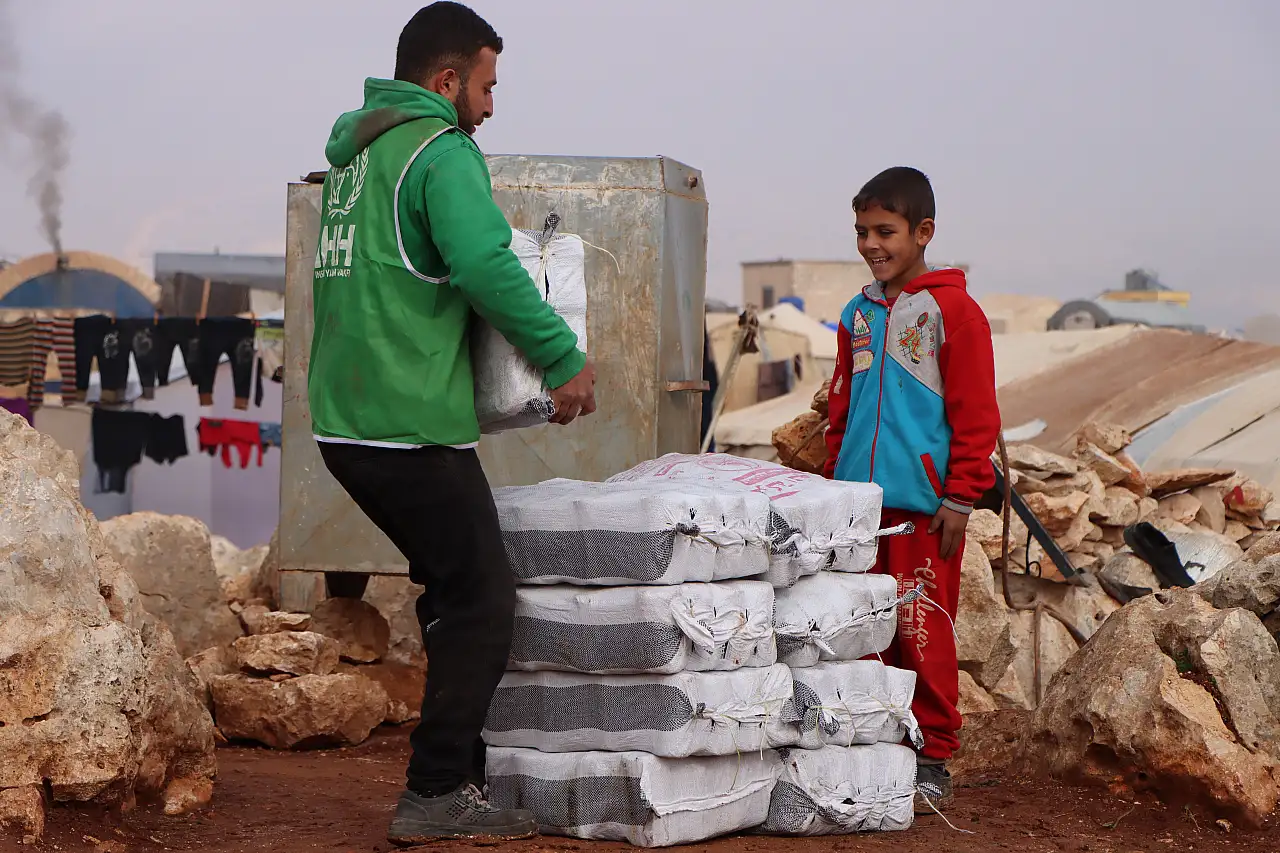 İHH Suriye'de 37 binden fazla kişiye kış yardımı ulaştırdı