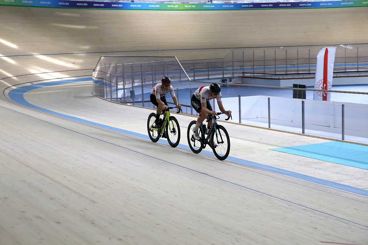 Milli bisikletçi Ramazan Yılmaz, UCI Pist Bisikleti Uluslar Kupası'na hazırlanıyor
