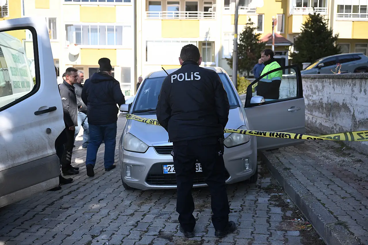 Aracında ölü bulundu