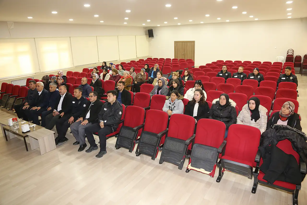 Konya'da 'En İyi Narkotik Polisi Anne Projesi' anlatıldı