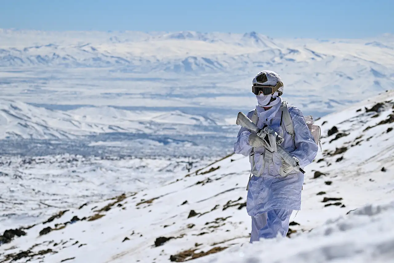 Jandarma timleri bayramı karşılıyor
