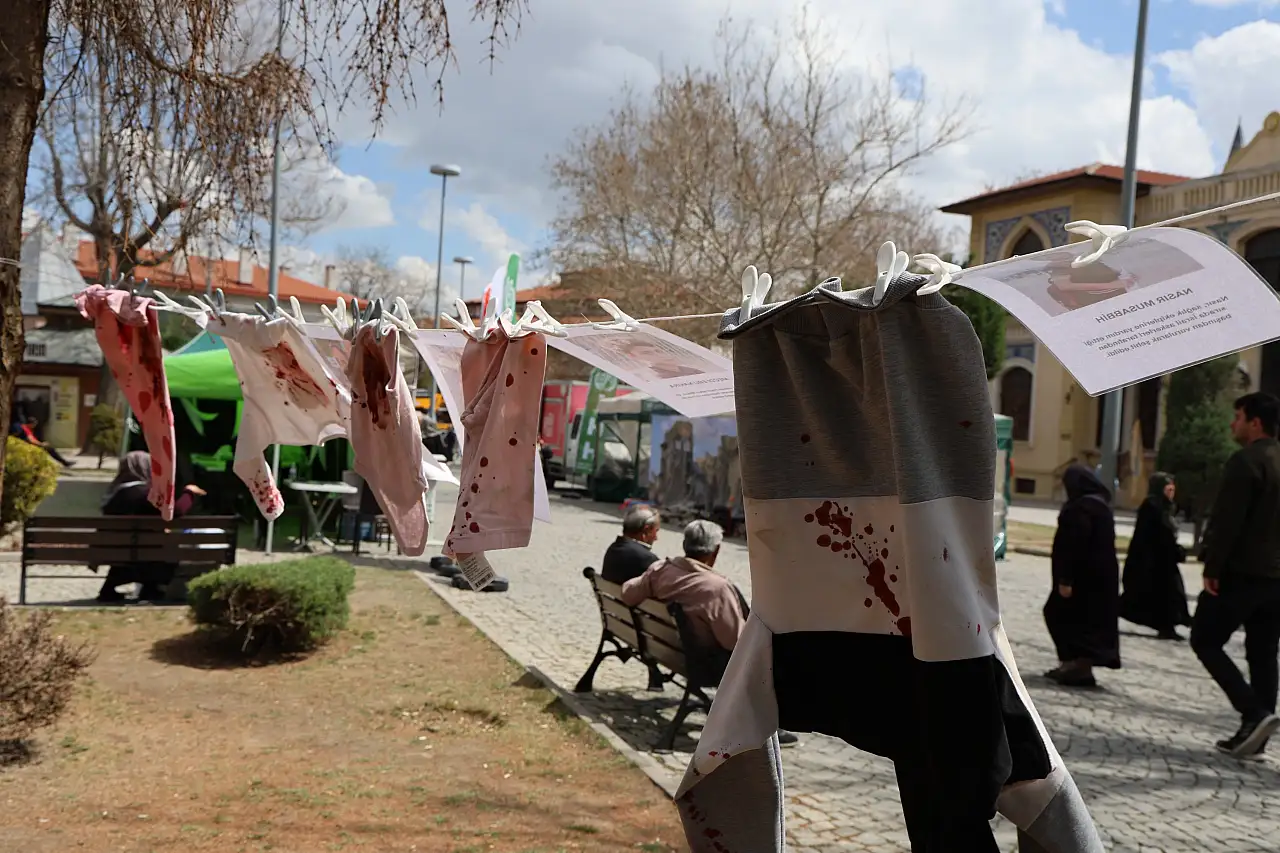 Gazze için Kayalıpark'ta direniş nöbeti başladı