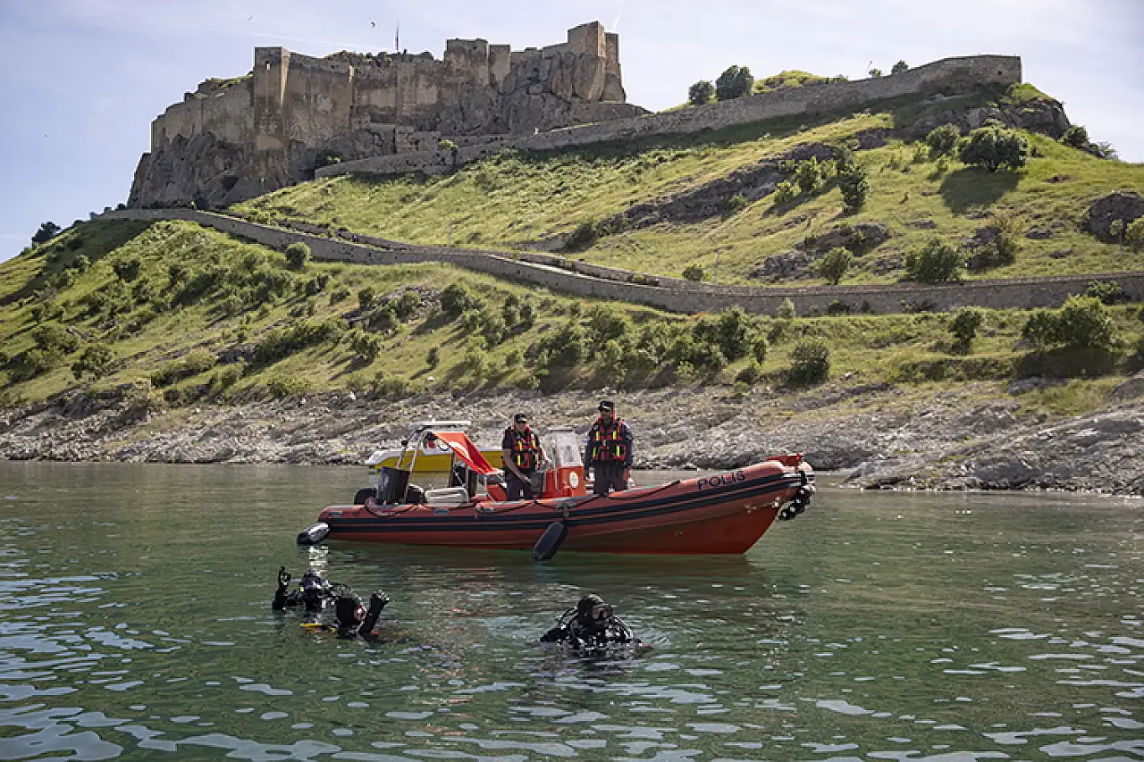 Pertek'te 19 Mayıs'a özel 'Ata'ya saygı dalışı'
