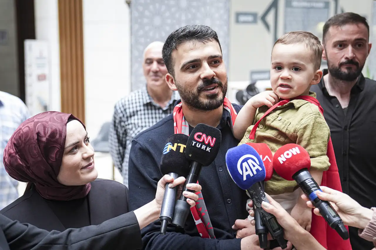 Binlerce kişi kanseri yenenAli Asaf için balon uçurdu!