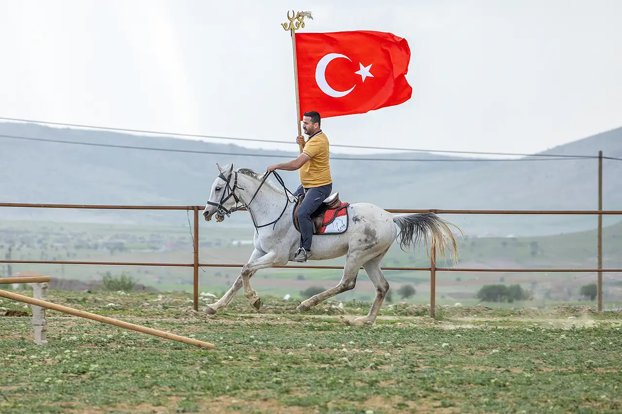 Anadolu Selçuklu Fotoğraf Derneği'nden atlı safari keyfi
