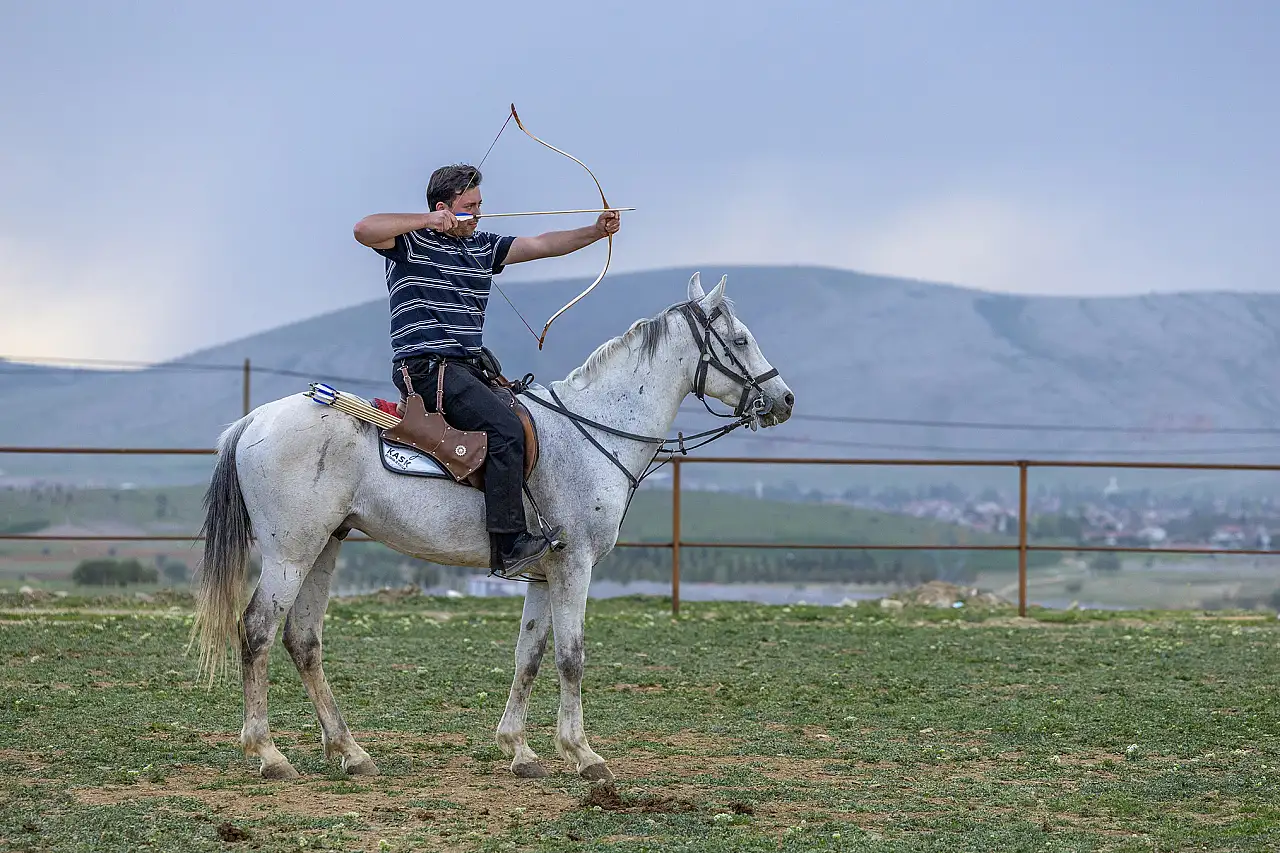 Anadolu Selçuklu Fotoğraf Derneği'nden atlı safari keyfi