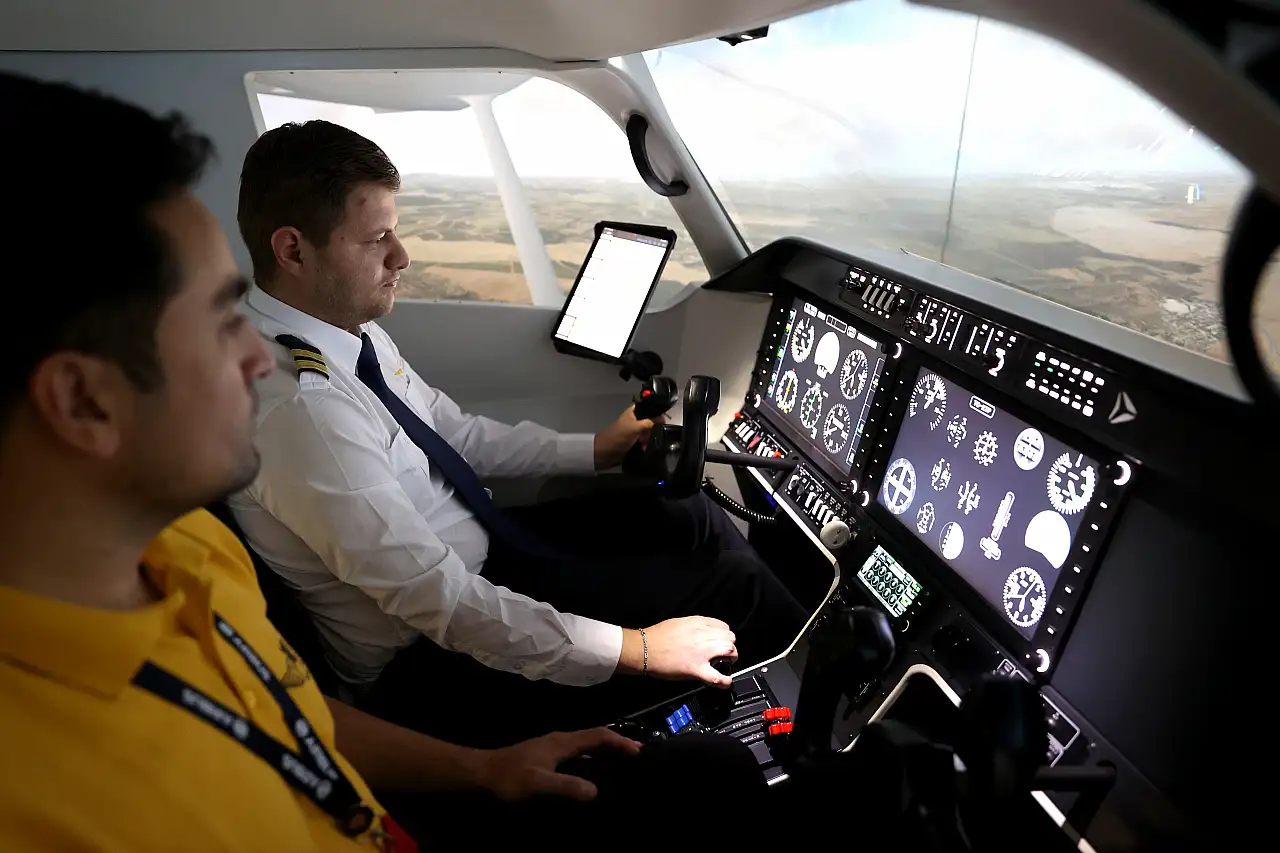 Konya'da Pilot adayları gerçek uçuşa simülatörle hazırlanıyor