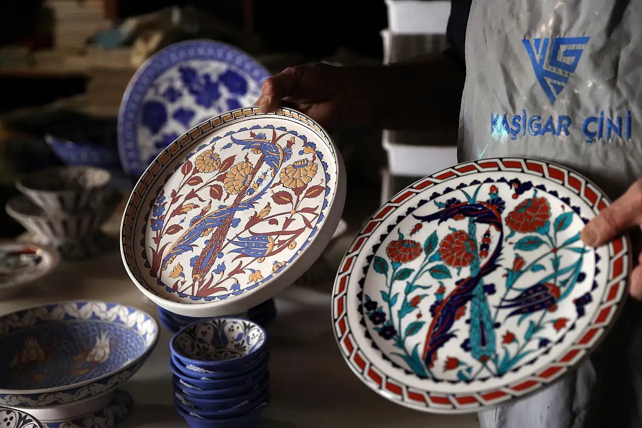 Kubbe-i Hadra'nın çinileri 61 yıllık ustanın eseri